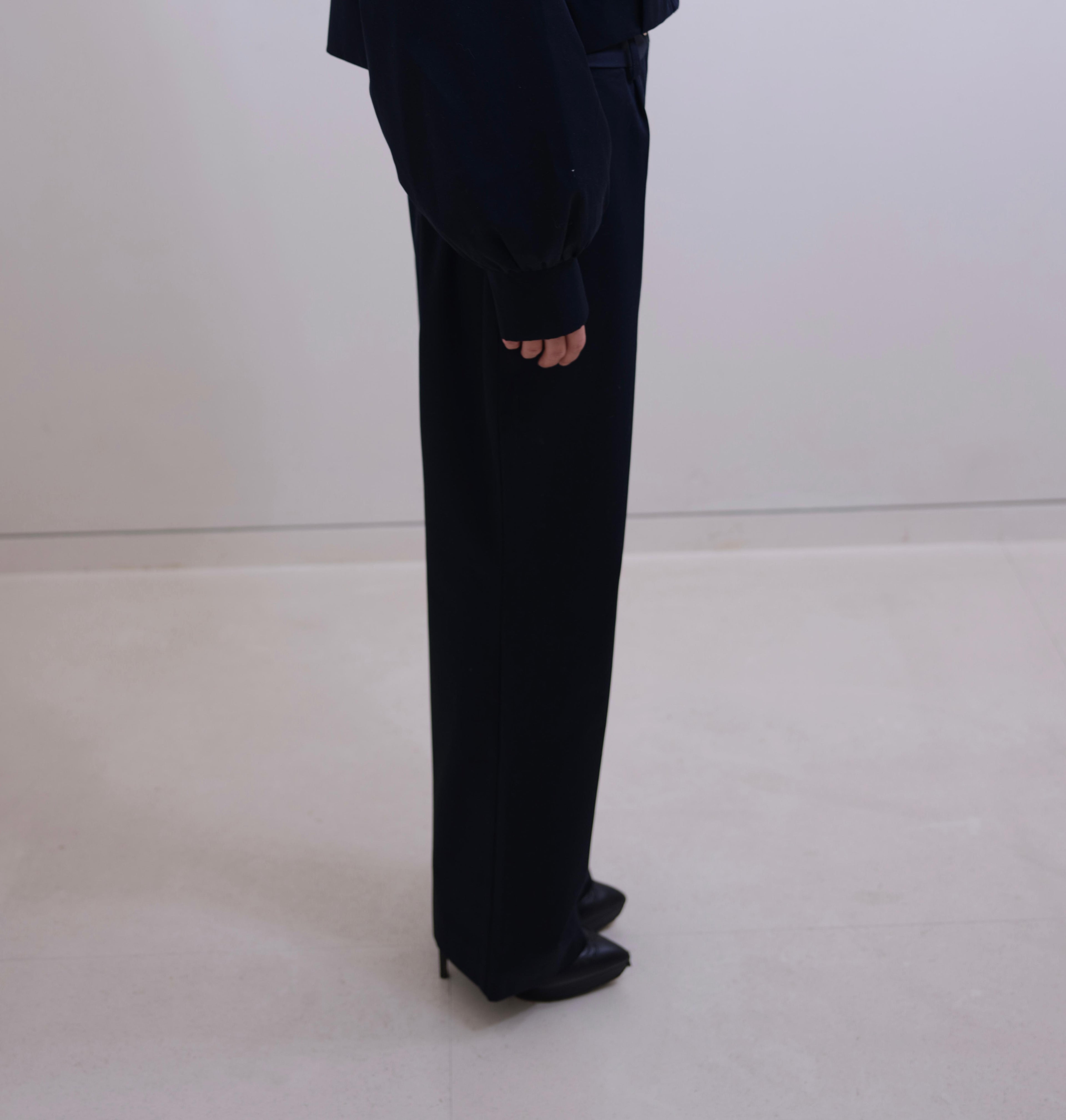 Pantalon femme coupe large bleu marine en gabardine de coton